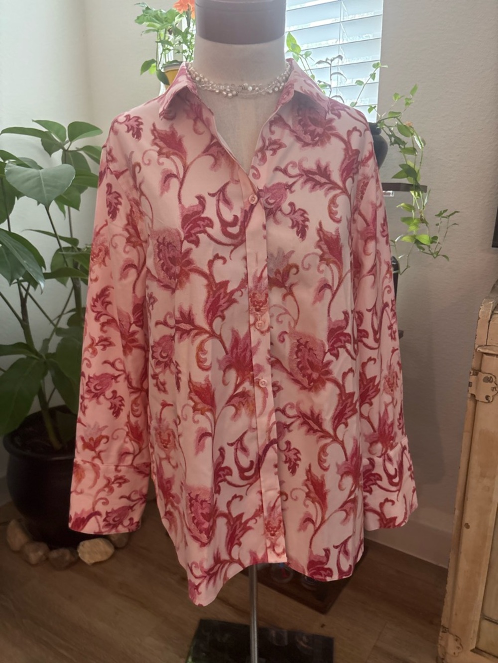 Chico’s Women’s Pink Floral Button-Up Shirt No Iron Classic SZ- 2
